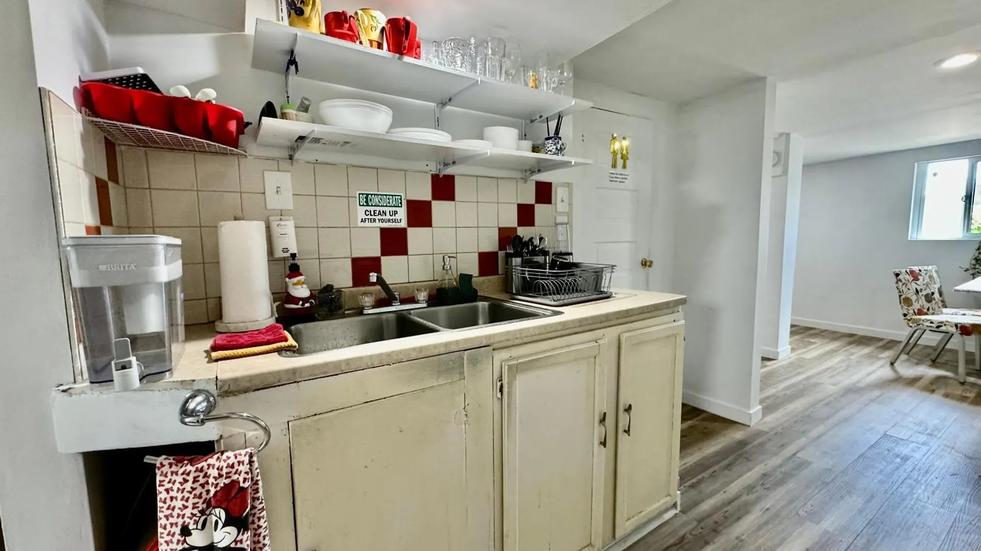 Homestay Private Room With Two Twin Beds Air Conditioning And Shared Bathrooms Located Near Seatac Airport And Downtown Seattle United States