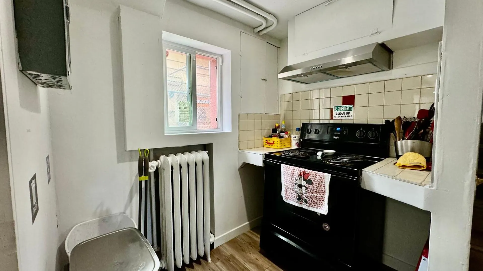 Private Room With Two Twin Beds Air Conditioning And Shared Bathrooms Located Near Seatac Airport And Downtown Seattle 0*,