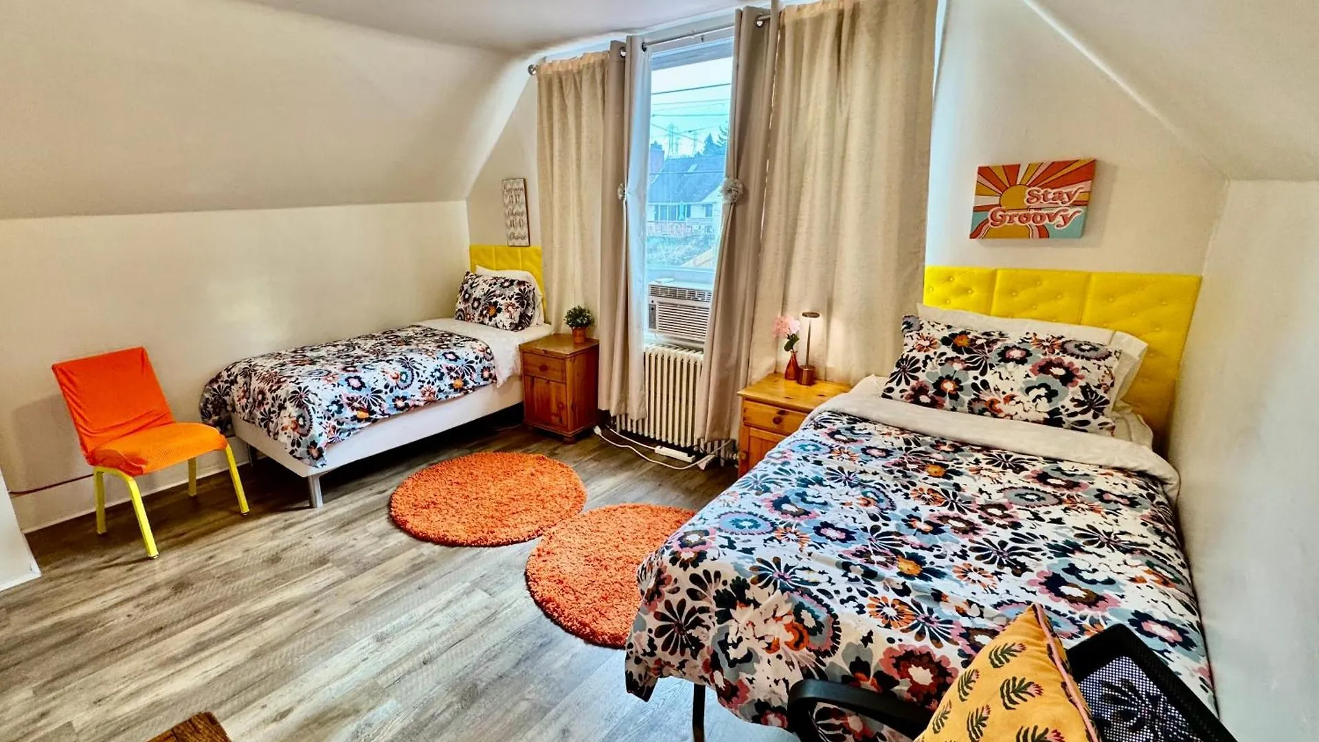Homestay Private Room With Two Twin Beds Air Conditioning And Shared Bathrooms Located Near Seatac Airport And Downtown Seattle