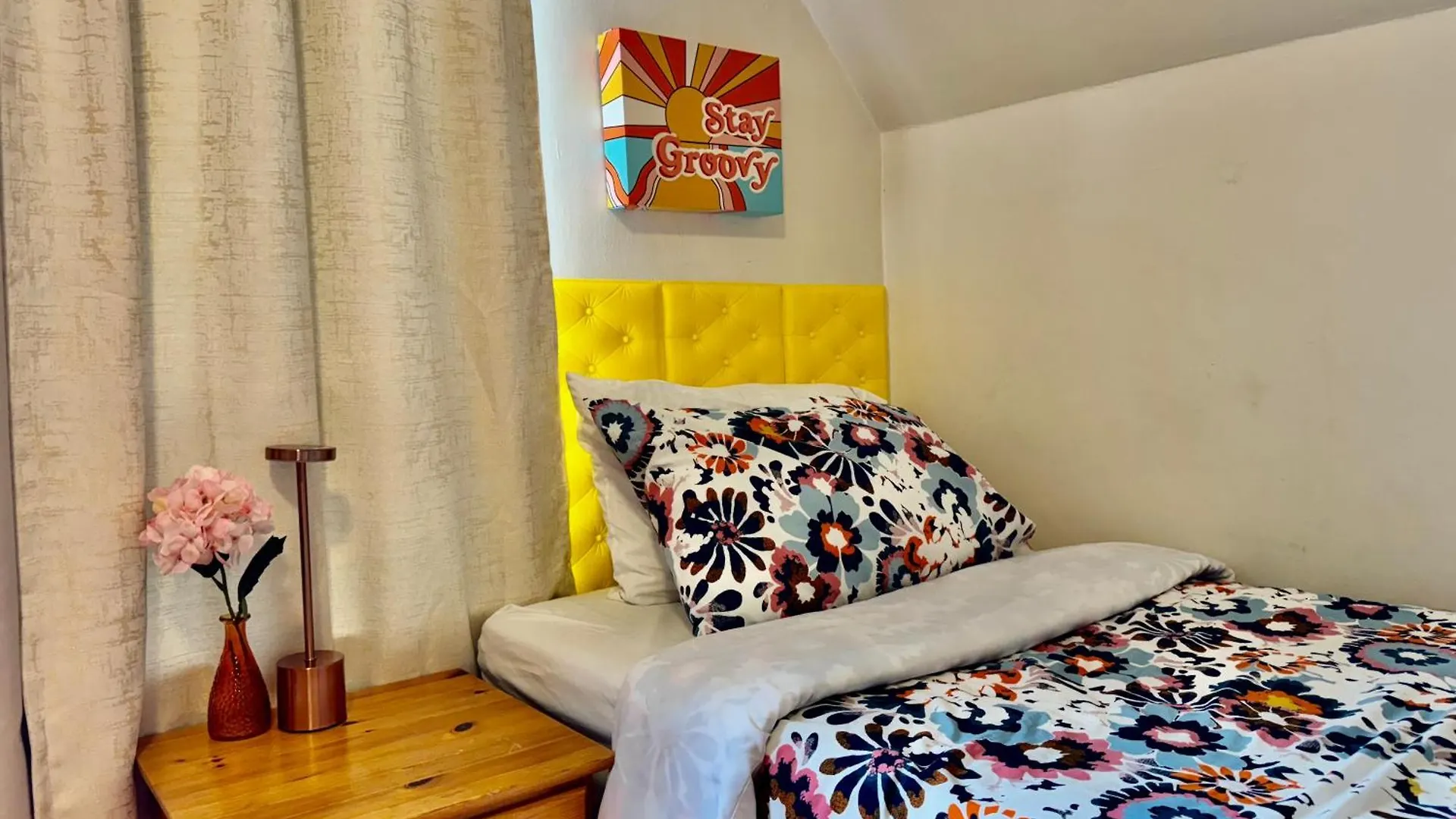Homestay Private Room With Two Twin Beds Air Conditioning And Shared Bathrooms Located Near Seatac Airport And Downtown Seattle
